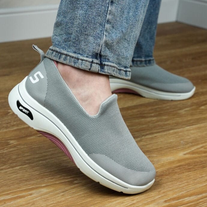 ⁦Skechers Women 2 ultas confort⁩ - الصورة ⁦7⁩