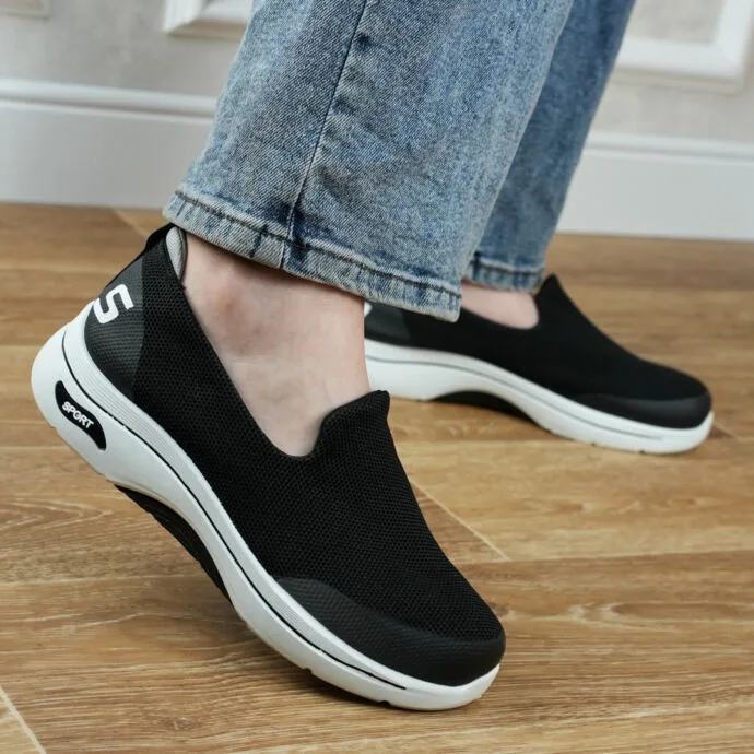 ⁦Skechers Women 2 ultas confort⁩ - الصورة ⁦2⁩