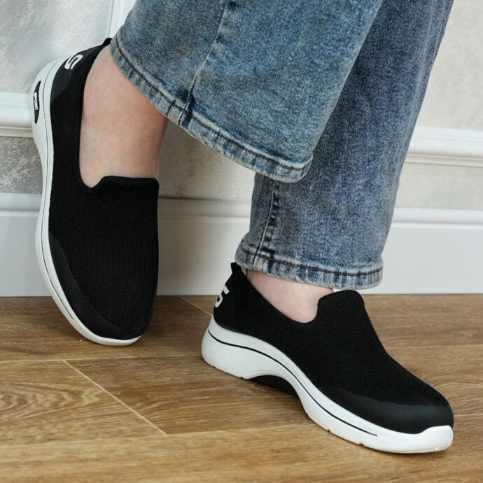 ⁦Skechers Women 2 ultas confort⁩ - الصورة ⁦11⁩