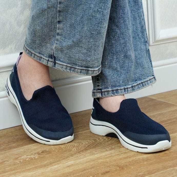⁦Skechers Women 2 ultas confort⁩ - الصورة ⁦6⁩